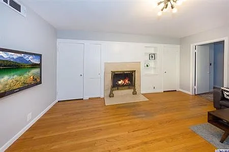 107 E Kenneth Rd — Photo 8