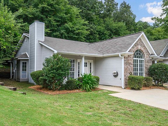 2nd image of 100 Hidden Creek Cir