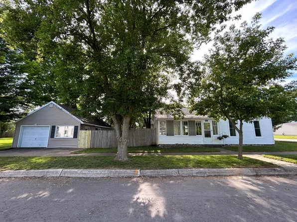 404 S Hemlock St, Evart, MI 49631