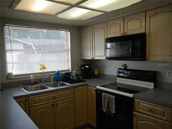 5th image of 14046 Briardale Ln