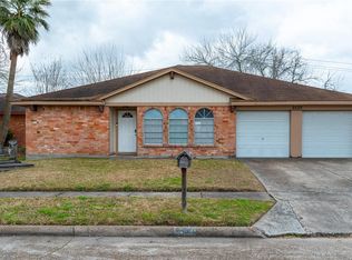 2530 Colonial Ridge Dr, Friendswood, TX 77546