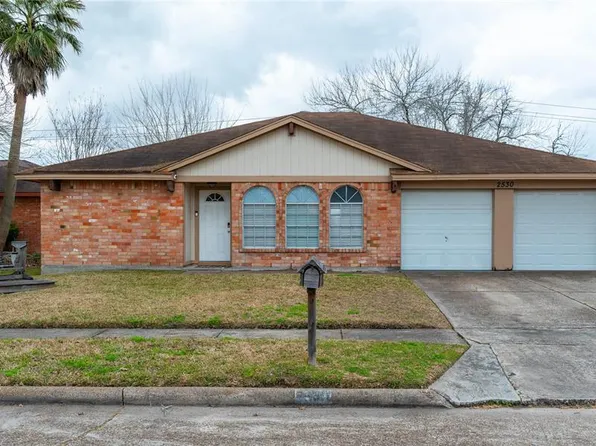 2530 Colonial Ridge Drive, Friendswood, TX 77546