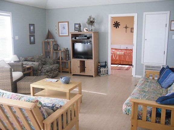 3rd image of 163 S Lake Dr