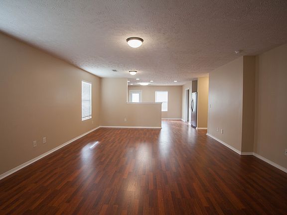 2nd image of 2720 Sutherland Dr