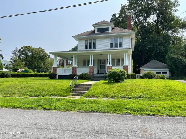 26 Lakewood Place, Troy, NY 12180