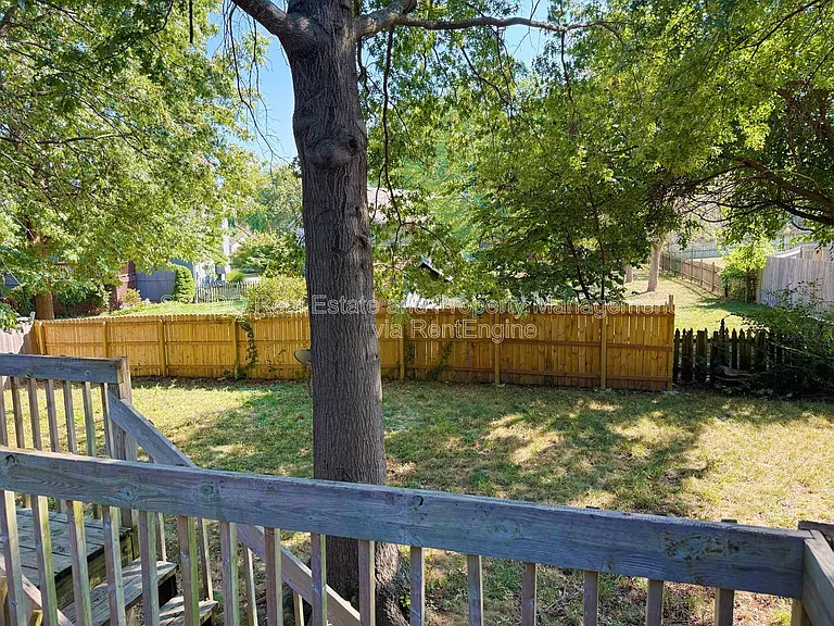 2109 SE 2nd Ter — Photo 9
