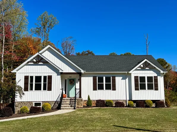 352 Winesap Rd, Madison Heights, VA 24572