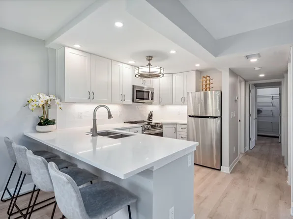 330 Kon Tiki Dr APT G7, Naples, FL 34113