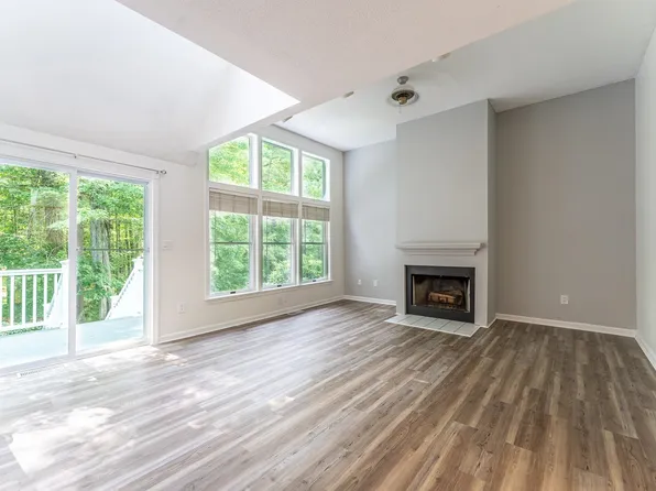 23 Goldfinch Lane #U-89, Nashua, NH 03062