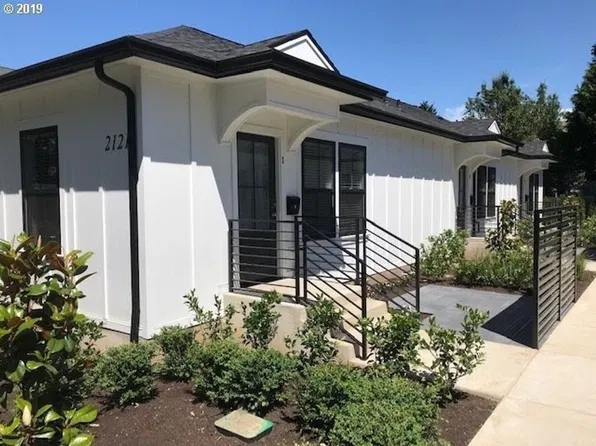 Tod01 - Caruthers, 2121-2127 SE Caruthers St #3, Portland, OR 97214