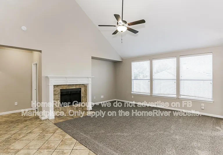 705 Champlain Ct — Photo 2
