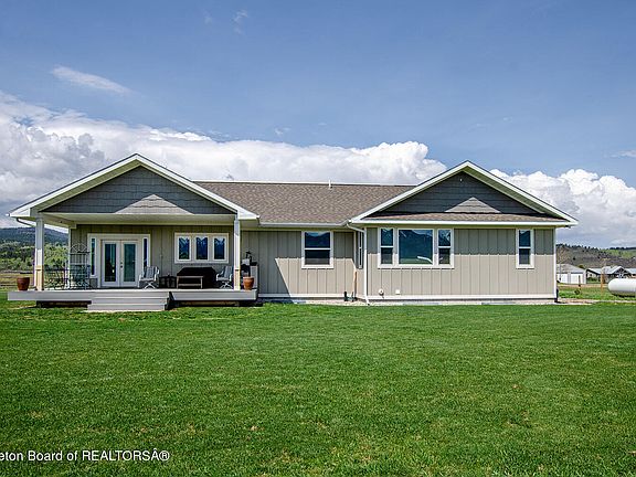 5th image of 186 Southbrook Dr