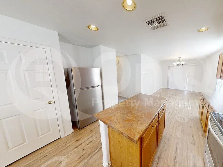 3643 E Constitution Dr — Photo 5