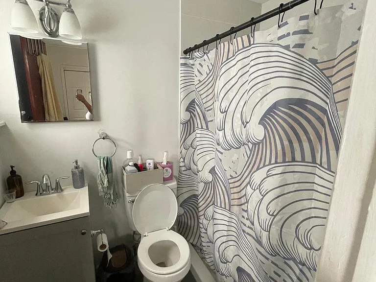1917 Spring Garden St #3 — Photo 3