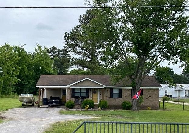 1st image of 208 E Pike Rd