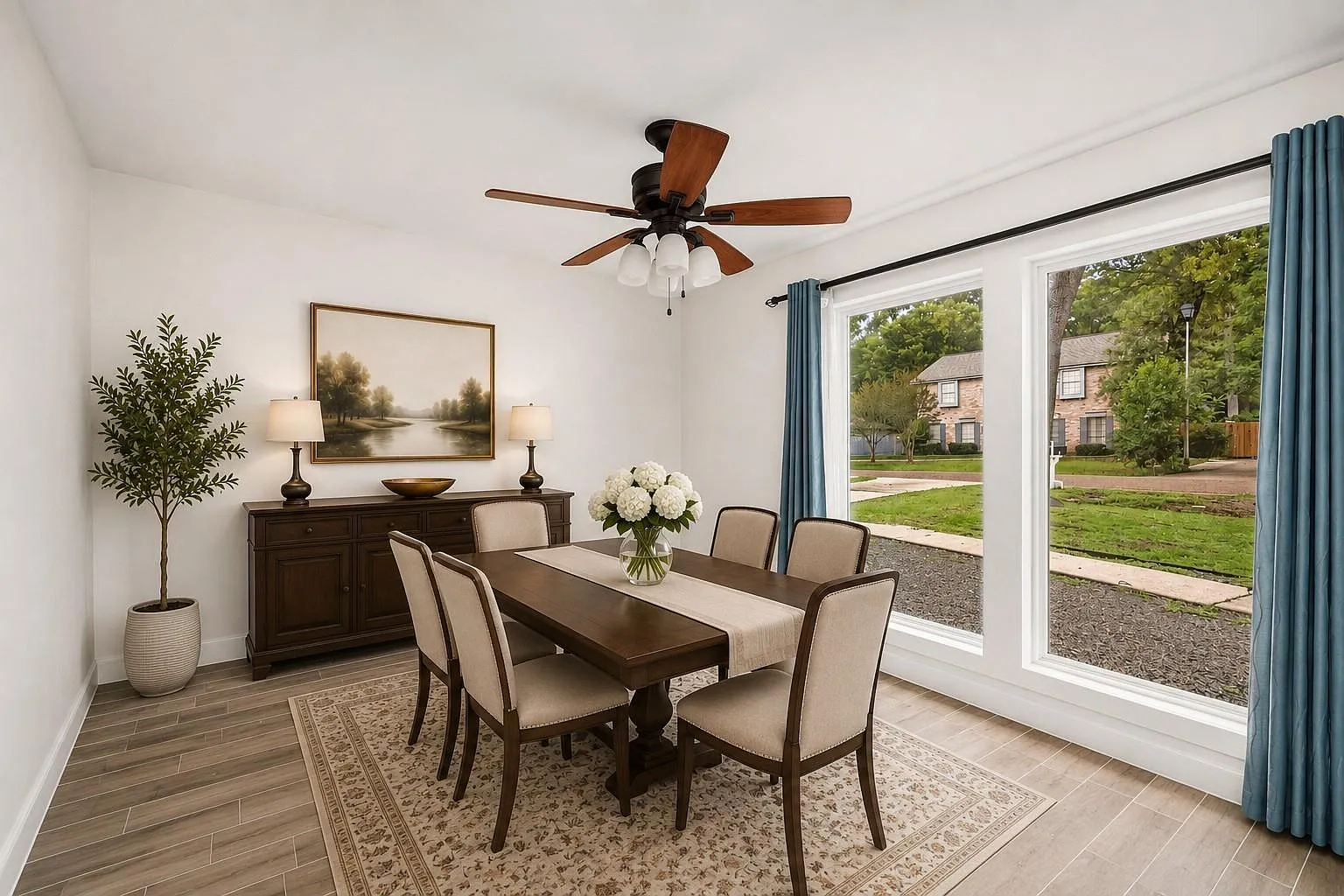 4 bed, 2.5 bath, 2512 sqft, $2,100 — Photo 3