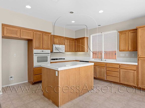 2nd image of 29291 Grande Vista Ave