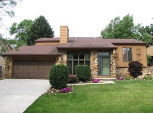 6216 Meyer Rd, Woodridge, IL 60517