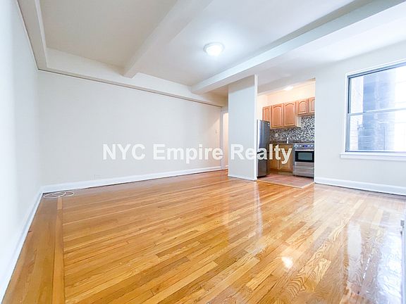 3rd image of 301 E 38th St APT 11A