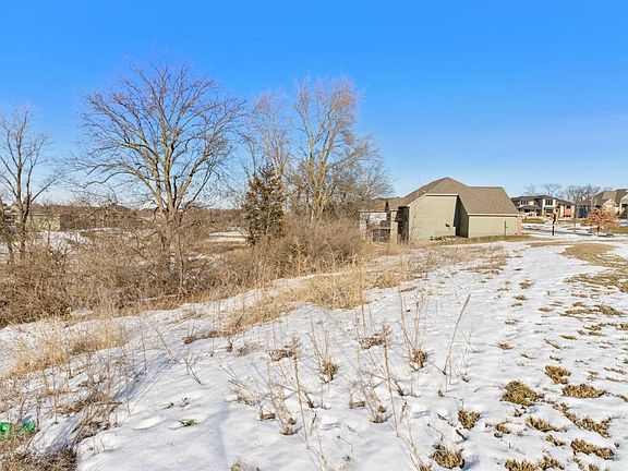 3rd image of 2500 NE Park Dr