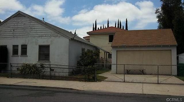 2nd image of 1901 W 2nd St