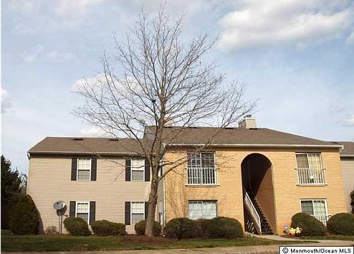 2nd image of 716 Zlotkin Cir