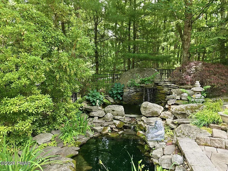 1075 Acacia Dr — Photo 5