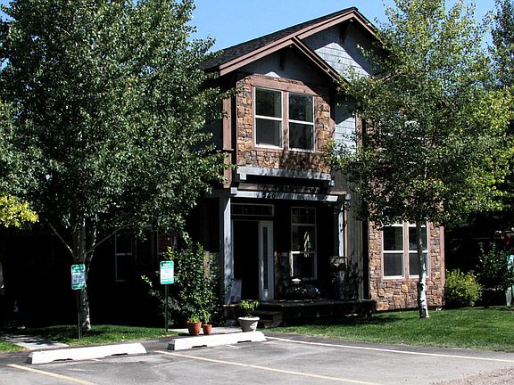 3rd image of 526 E Kelly Ave