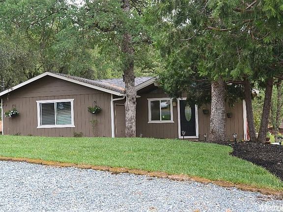 3rd image of 11969 Walnut Ct