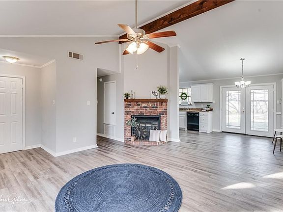 4th image of 4814 Bragg St