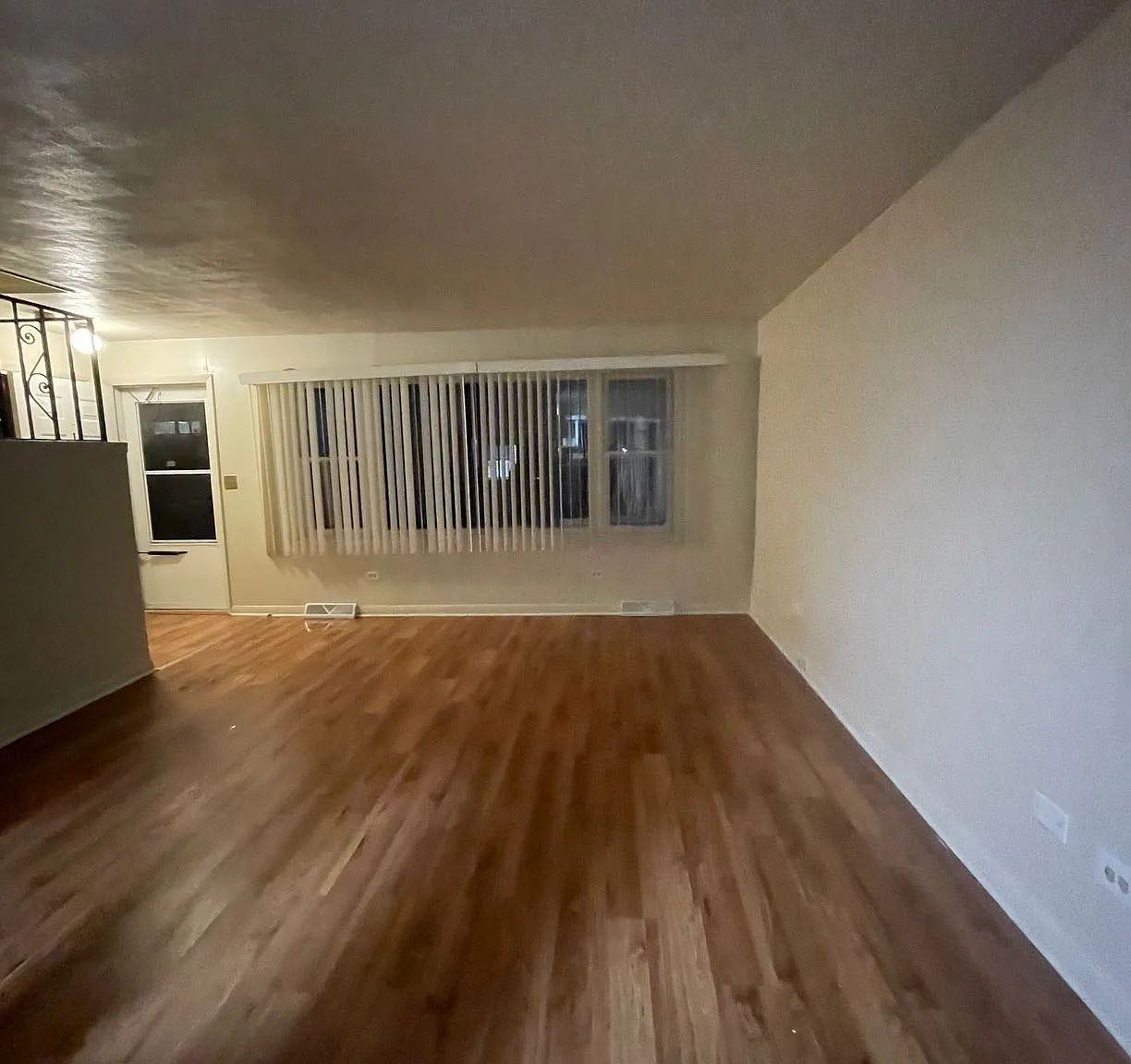 3 bed, 1.5 bath, 900 sqft, $1,695 — Photo 1