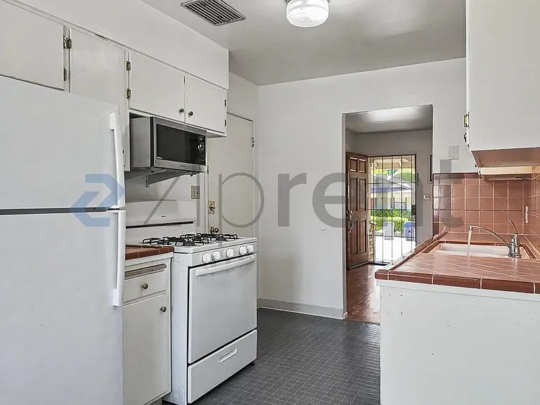 4501 58th St — Photo 11