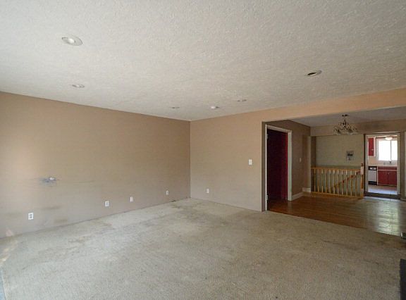 4th image of 454 E 23rd St