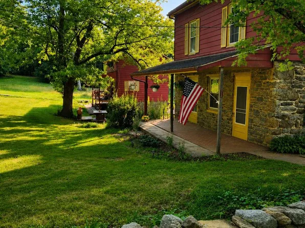 728 Academy Rd, York, PA 17406