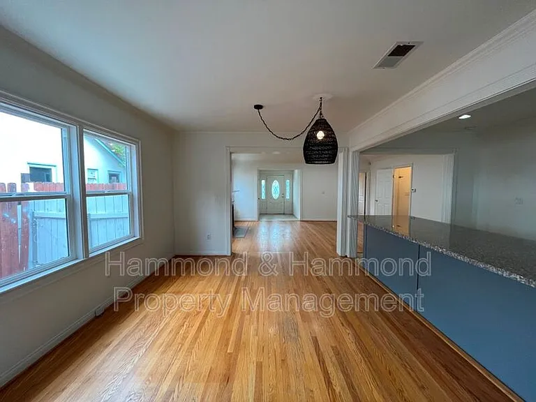 4316 Greenbush Ave — Photo 6