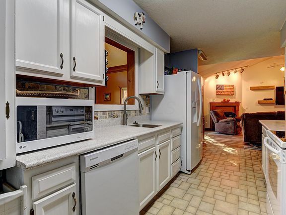 5th image of 617 Fulla Ln