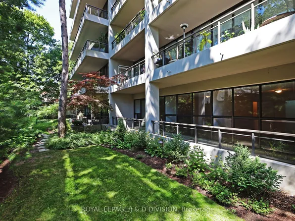 235 Saint Clair Ave W #106, Toronto, ON M4V 1R4