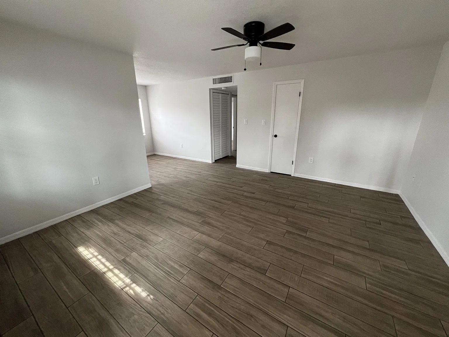 900 N Bay St — Photo 3