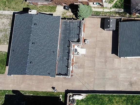 2nd image of 2925 Oakman Ct