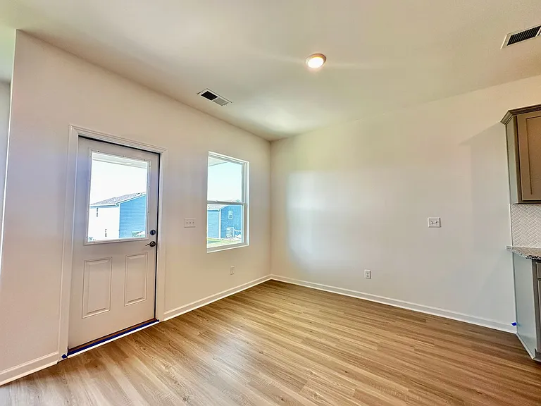 4187 Lively St — Photo 9