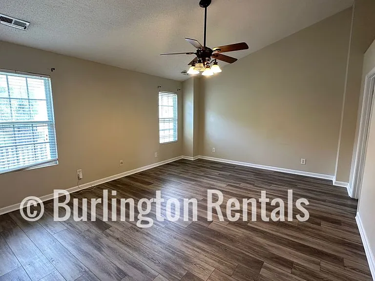 1933 Munn Pointe Dr — Photo 11