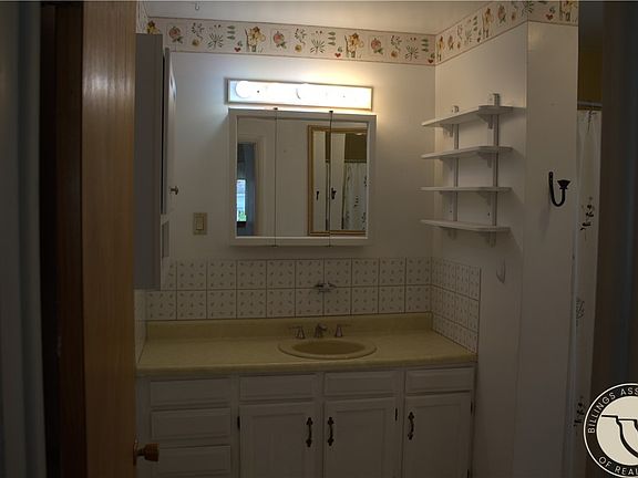 3rd image of 704 N 22nd St