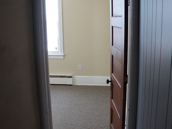 3rd image of 1820 W Norwegian St