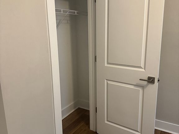 3rd image of 909 SW 7th Ave #1-2