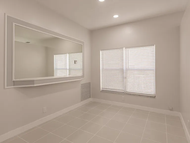 6292 NW 40th Ave — Photo 15