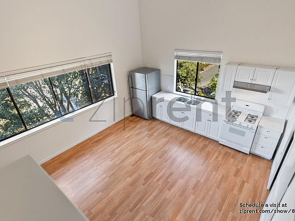 5th image of 50 E Scenic Ave