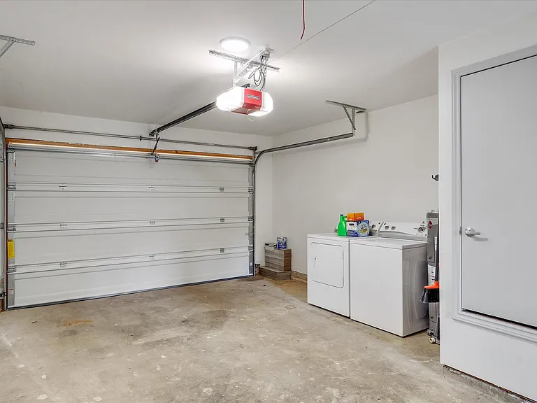 2412 Pebblebrook Trl — Photo 28