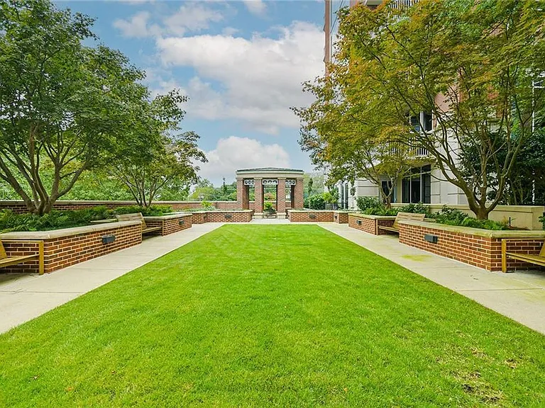 1820 Peachtree St #1002 — Photo 43