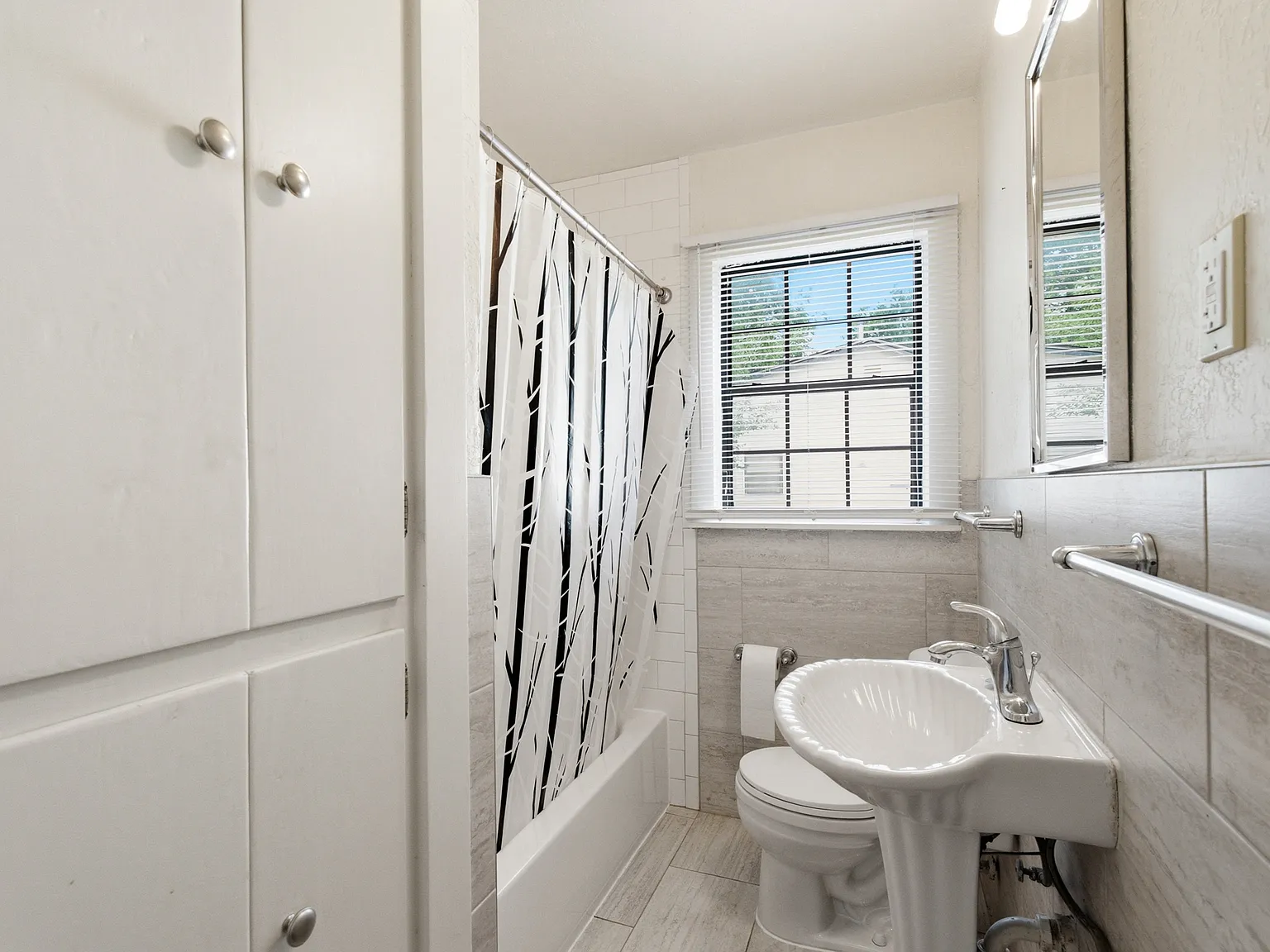 3 bed, 1148 sqft, $1,550 — Photo 2