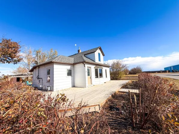 112 S 5th St, Rocky View County, AB T4A 1G6
